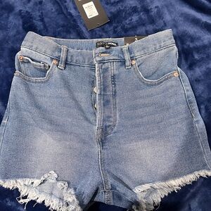 Brand new with tags size 3 fashion nova shorts